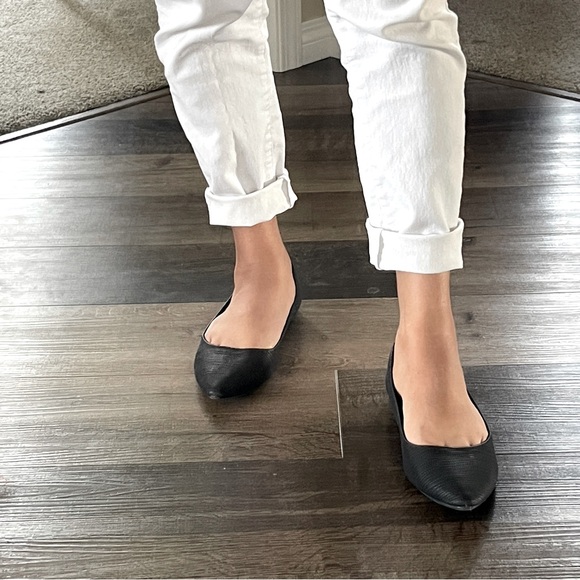 Christian Siriano for Payless Black Textured Flats Size 8 1/2 - Picture 3 of 10